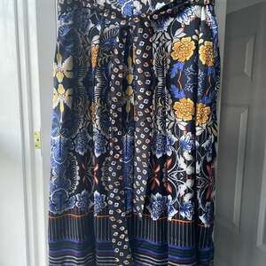 LOFT Floral Fever Scandi Girl Artsy Silky Skirt Sz6